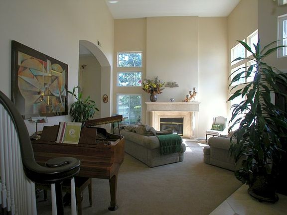 3rd image of 1057 Abeto Ct