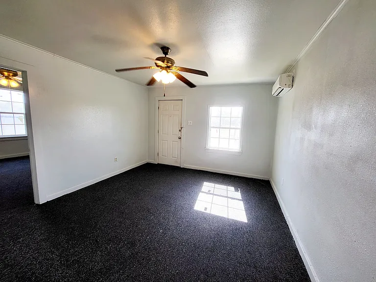 1205 S Lancaster St — Photo 5