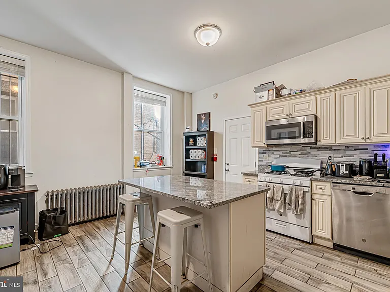 4011 Pine St — Photo 10