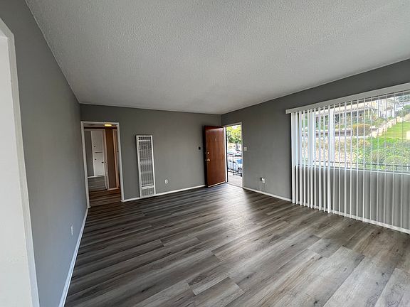 4th image of 2302 S Gaffey St APT 3