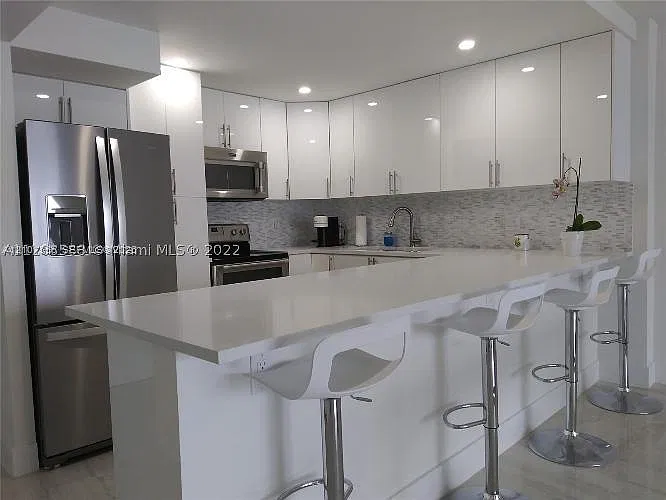 Arlen Beach Condo — Photo 1