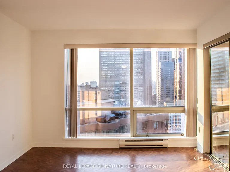 1001 Bay St #3403 — Photo 23