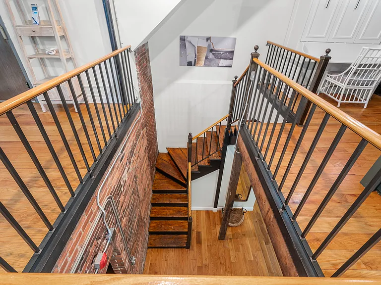 19 Stanhope St #1B — Photo 24