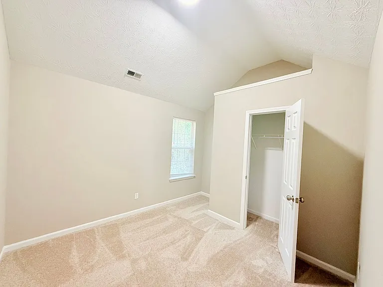 4113 Parkdale Dr — Photo 10