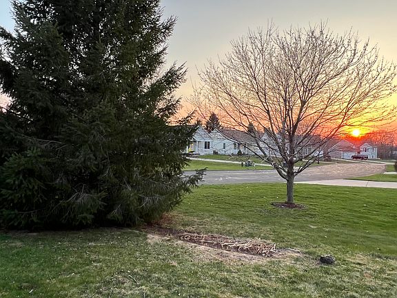 3rd image of 72746 Faye Ct