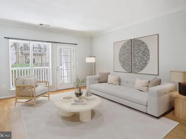 4560 Strutfield Ln APT 1212, Alexandria, VA 22311