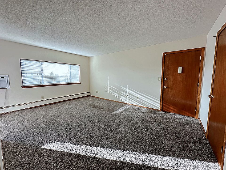 1BR Living Room and Entry