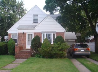3 Cromer Rd E, Elmont, NY 11003