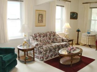 205 10th Ave N, Hopkins, MN 55343