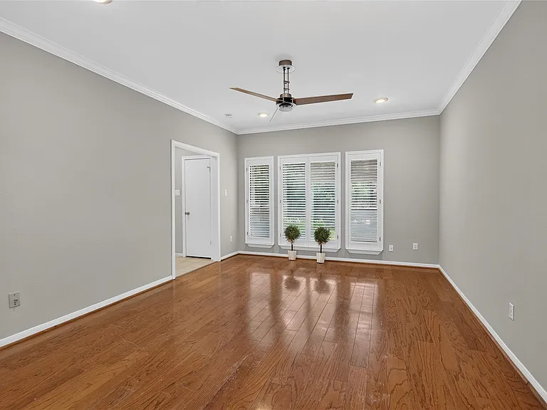 11711 Memorial Dr #11 — Photo 10