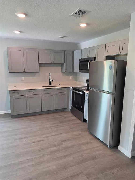 3 bed, 2.0 bath, 1173 sqft, $1,625 — Photo 3