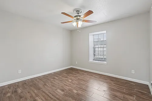 Ashford Crescent Oaks Photo 1