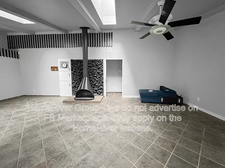 4720 NE 31st St — Photo 13