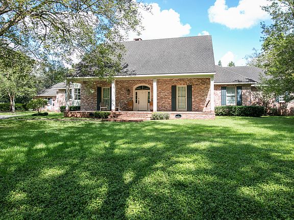 2nd image of 209 E Greenhill Cir
