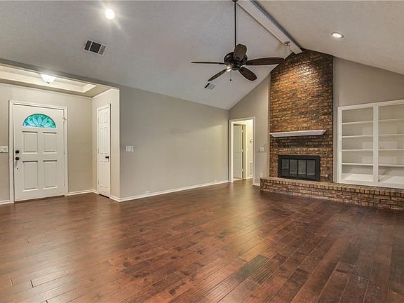 4th image of 3712 Remington Dr
