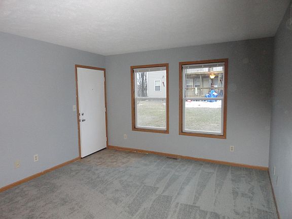 3rd image of 810 Lathrop Ter APT 3