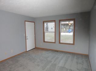 810 Lathrop Ter APT 04, South Beloit, IL 61080