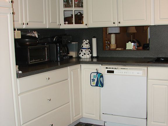 3rd image of 3903 Beechwood Pl