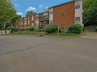 136 Church St APT 3D, Kings Park, NY 11754