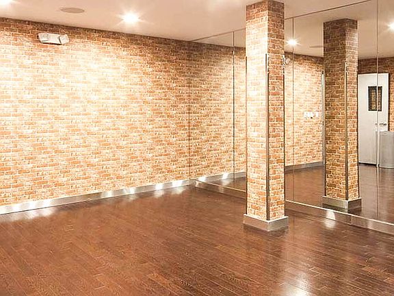 4th image of 10 Saint Pauls Pl APT 1Q