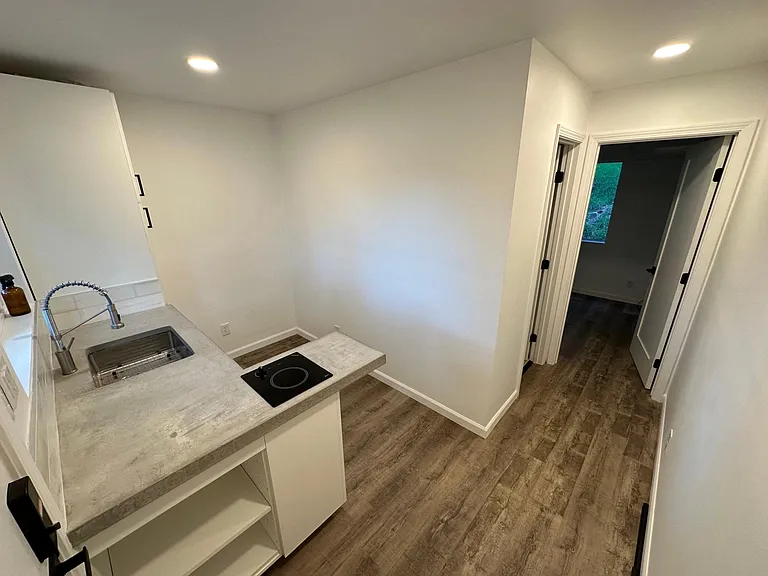 6321 Parkhill Rd #D — Photo 11