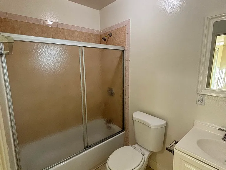 11015 S San Pedro St #11017 — Photo 11