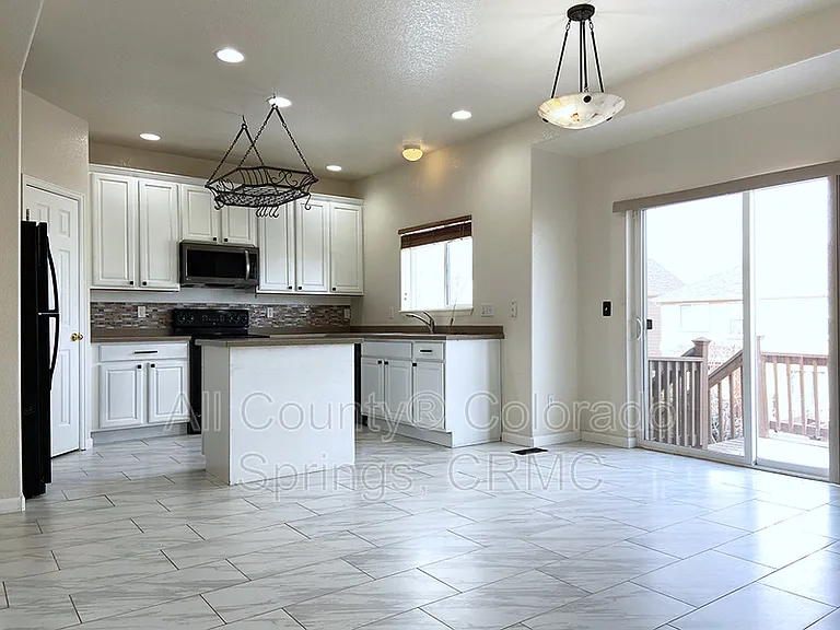 8355 Cedar Chase Dr — Photo 7