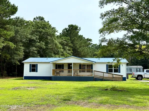 184 Hardison Road, Holly Ridge, NC 28445