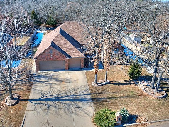 4th image of 55 Woodlands Dr