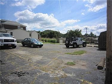 3rd image of 3501 Walnut St