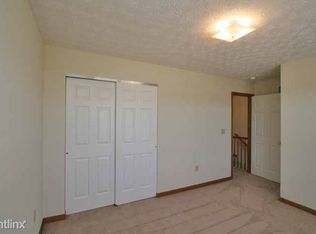 7654 Stonebridge Golf Dr, Maryville, IL 62062