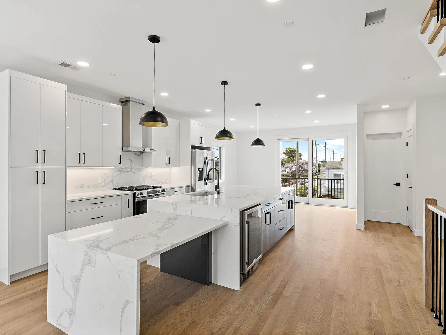 3 bed, 3.5 bath, 3000 sqft, $8,500 — Photo 4