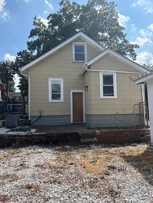 2 bed, 720 sqft, $1,400 — Photo 3