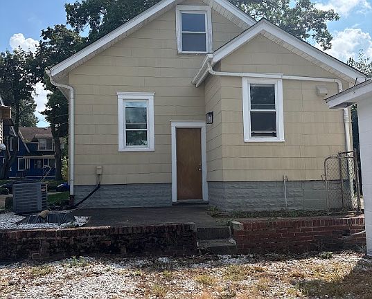3rd image of 975 Corwin Ave