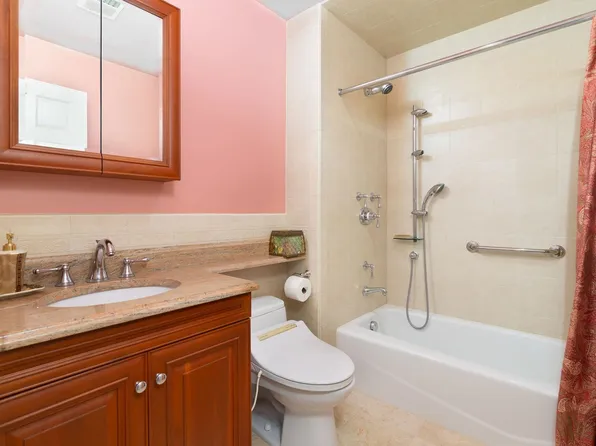 112 Cottonwood Street image 10 of 17