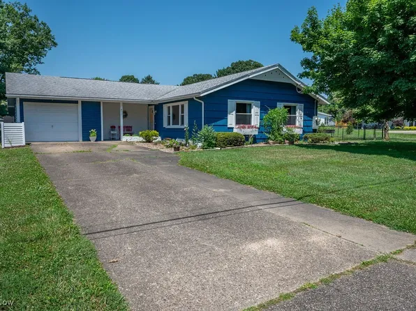 211 Clark Dr, Marietta, OH 45750