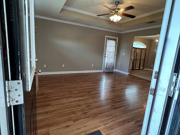 3rd image of 38 Carson St NE