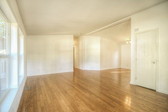 1st image of 131 E Hammersley Pl