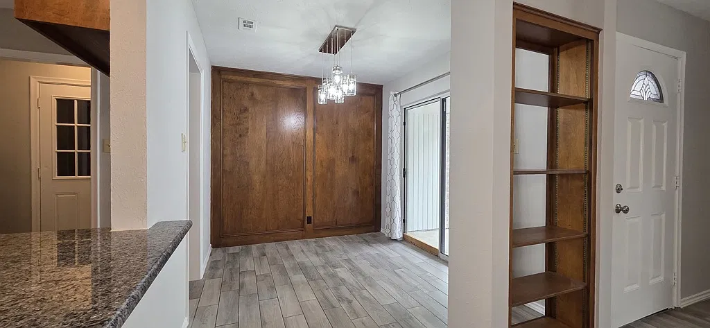 Updated 2-Bed 1-Bath Duplex (Move In Special) — Photo 4