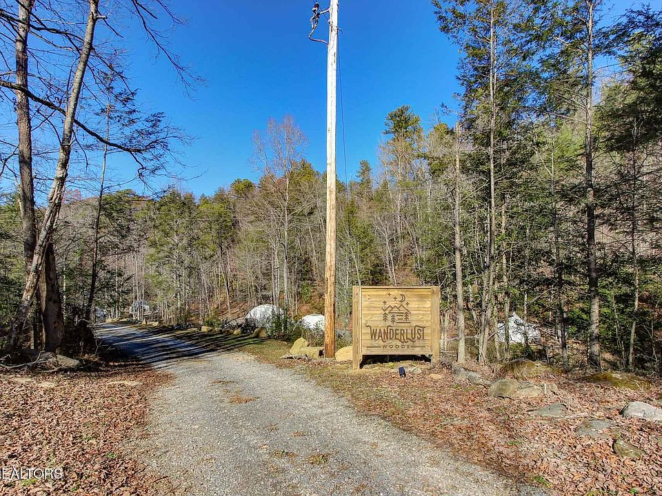 1st image of 910 Windy Hill Way
