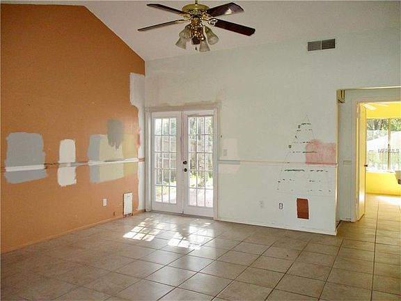 2nd image of 2810 Northcote Dr