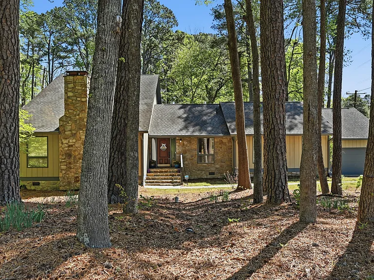 4002 Westfield Dr — Photo 1
