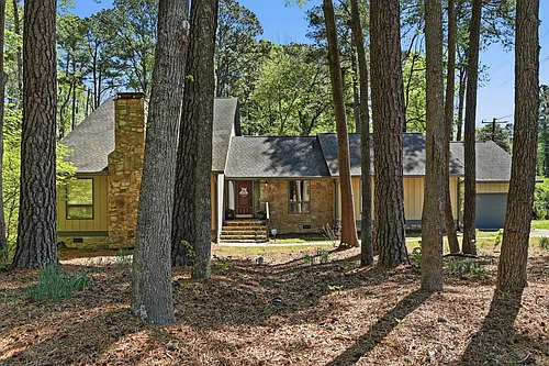 4002 Westfield Dr Photo 1