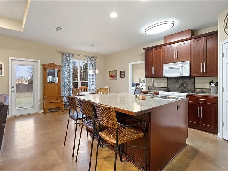 107 E Dawn Dr — Photo 5
