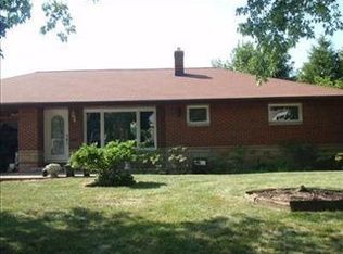 29109 Cresthaven Dr, Willowick, OH 44095