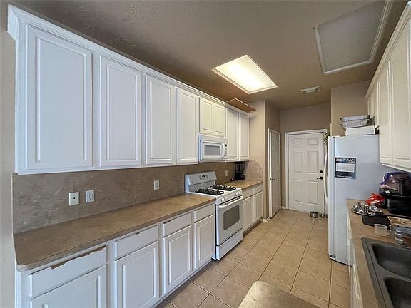 5th image of 5626 Claybeck Ln