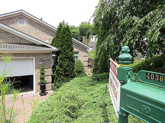 3rd image of 4036 Southmont Dr SW
