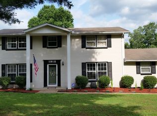1918 Battleground Dr, Murfreesboro, TN 37129