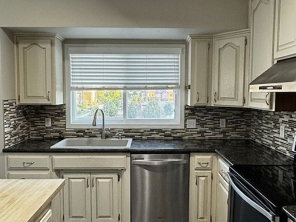 5th image of 6733 Hill Crest Ln
