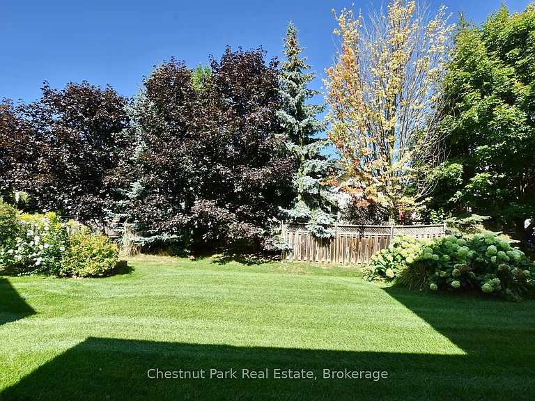 38 Clubhouse Dr — Photo 5